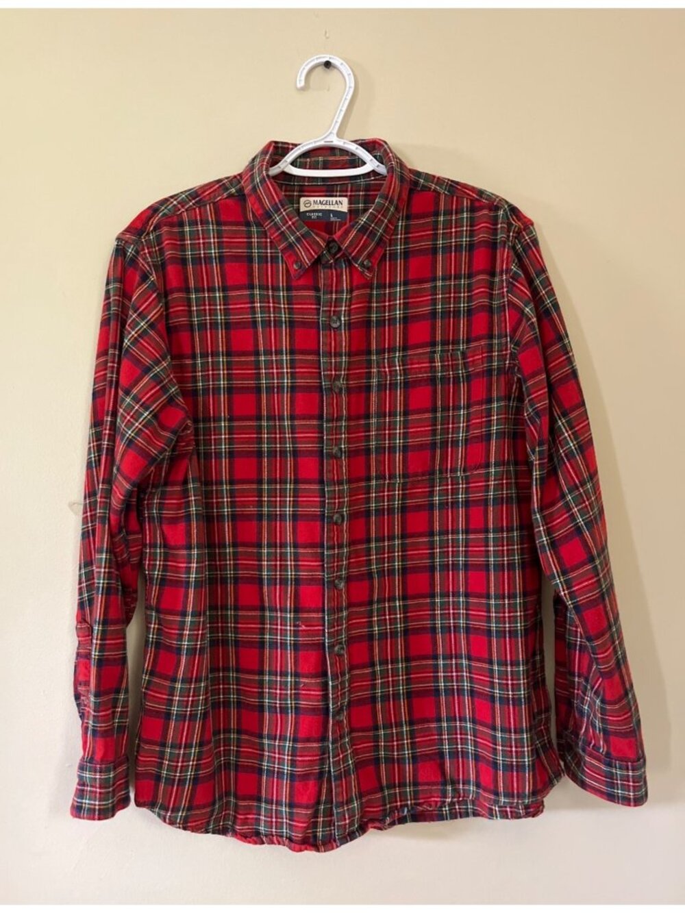 Magellan Outdoors Mens Large Classic Fit Red Plaid Button Up Long Sleeve Shirt